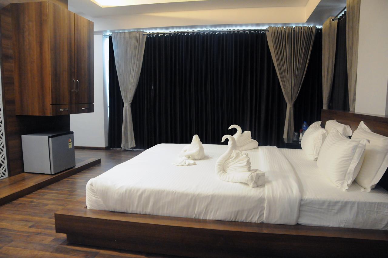 Hotel 3 Leaves Kolhapur Extérieur photo