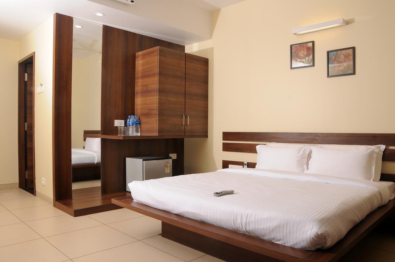 Hotel 3 Leaves Kolhapur Extérieur photo