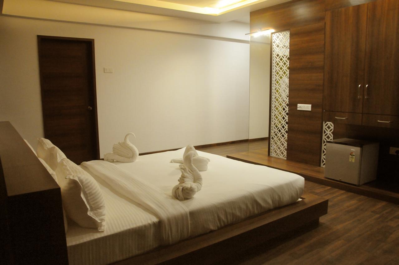 Hotel 3 Leaves Kolhapur Extérieur photo