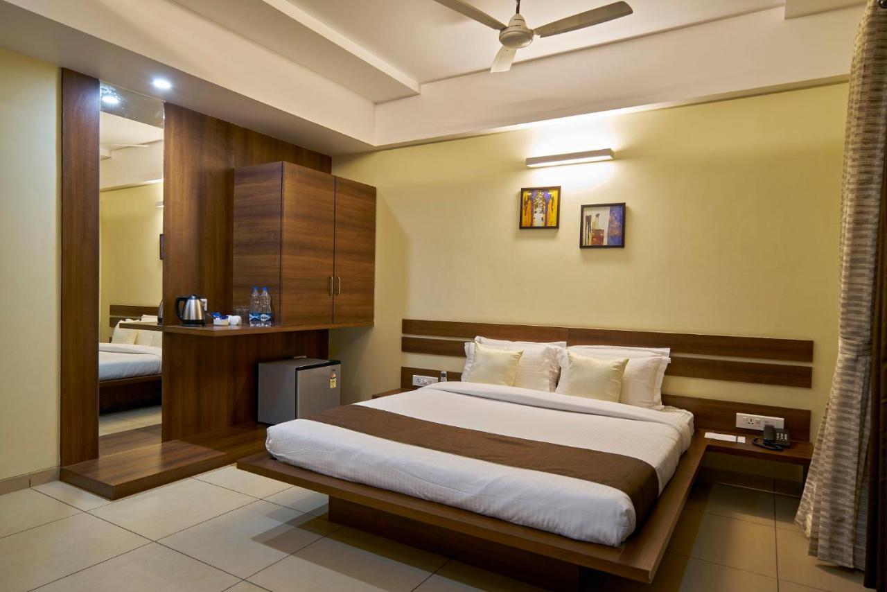 Hotel 3 Leaves Kolhapur Extérieur photo